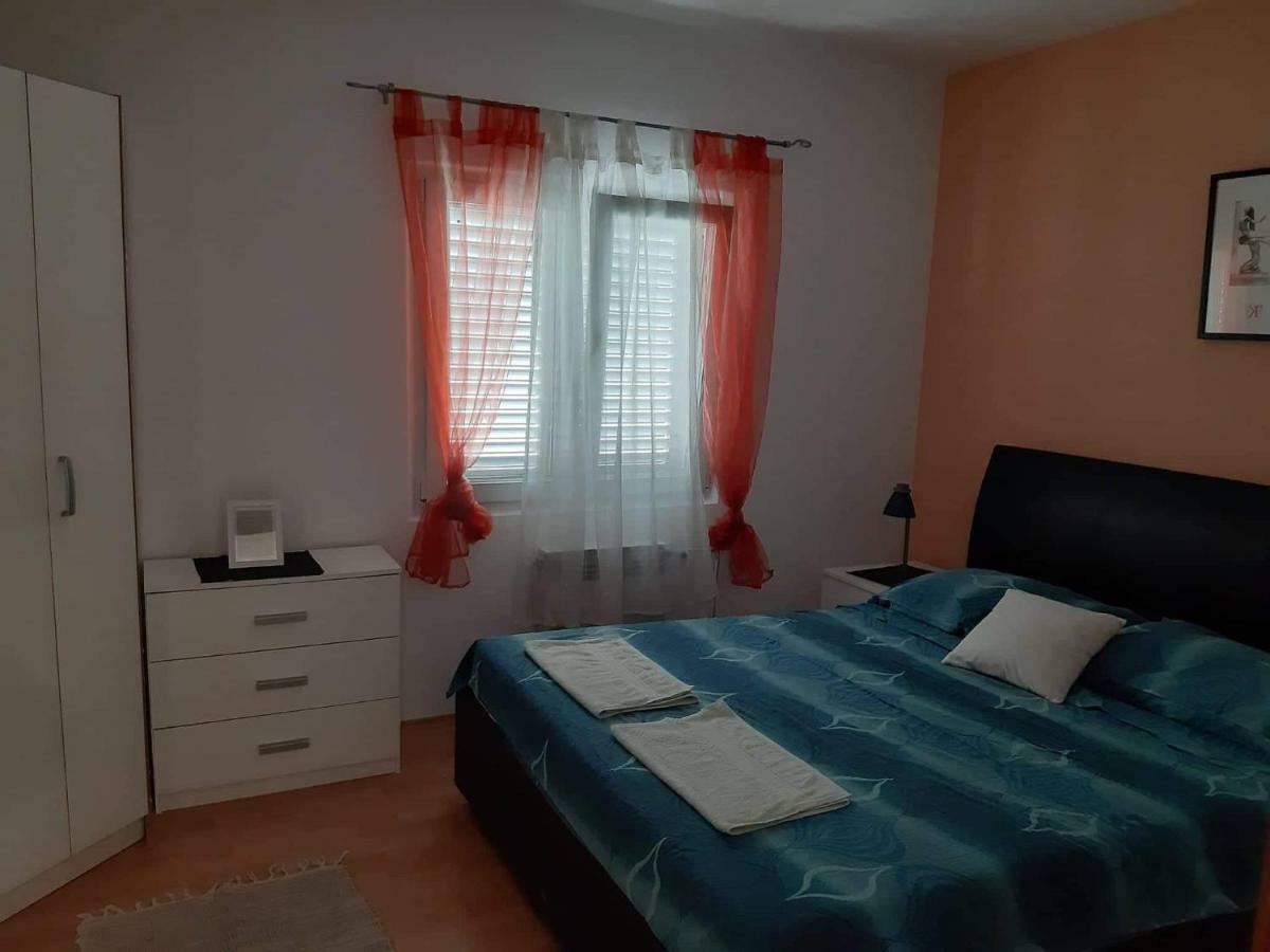 Apartma Lucija *