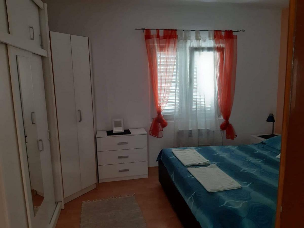 Apartma Lucija *